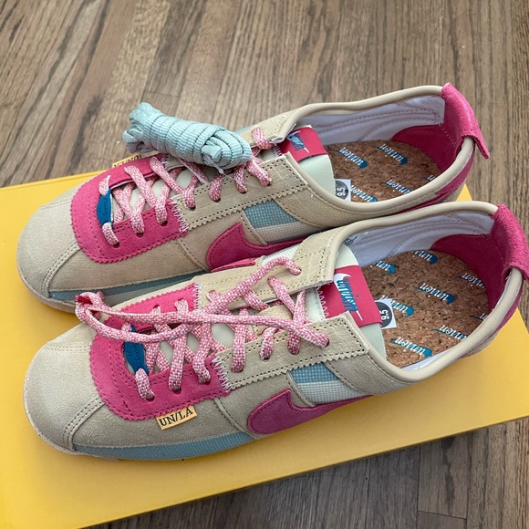 Union x Nike Cortez - Picture 2 of 4